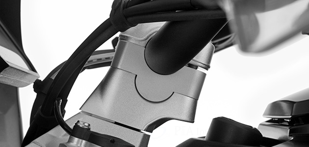 M1000XR ハンドルアップキット