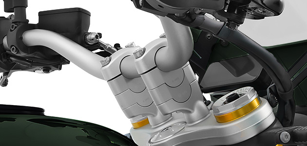 R12 nineT ハンドルバーライザー