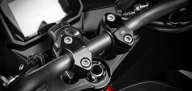 新型 CB750 ホーネット カスタムパーツ